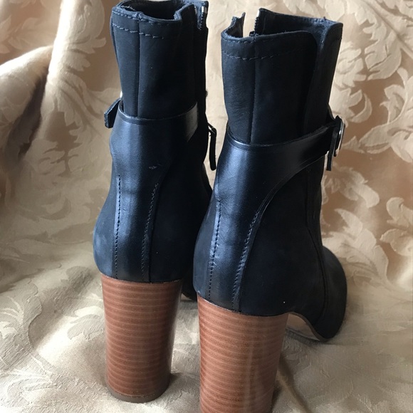 ❇️4/$20 Grigiarancio Black boots - Picture 3 of 5